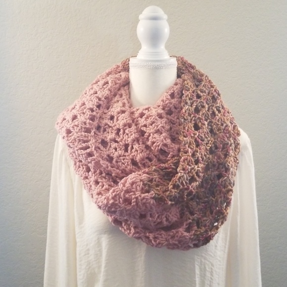 Handmade versatile infinity scarf - Picture 6 of 7